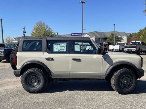 New 2025 Ford Bronco 4-Door w/ Sasquatch Package image 2