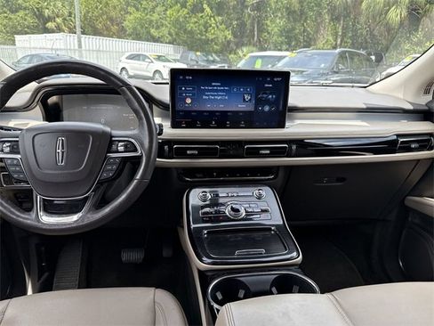 Used 2022 Lincoln Nautilus FWD image 18