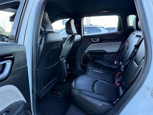 Used 2024 Jeep Compass Limited image 28