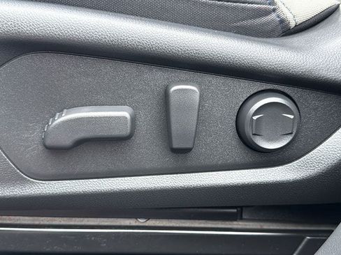 Certified 2025 Subaru Forester Premium AWD/4WD image 11