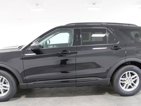 New 2026 Ford Explorer Active image 5