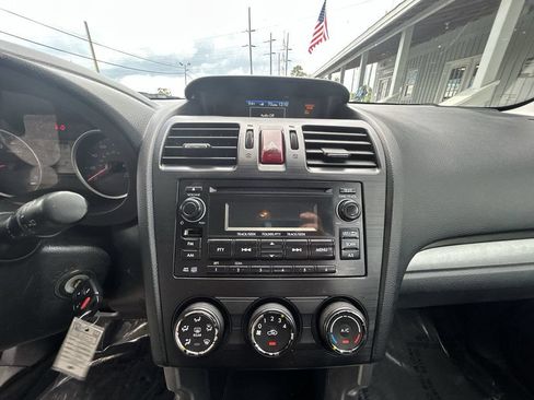 Used 2015 Subaru Forester 2.5i AWD/4WD image 17