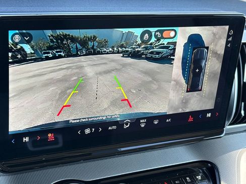 Certified 2025 Ford Expedition Active image 23