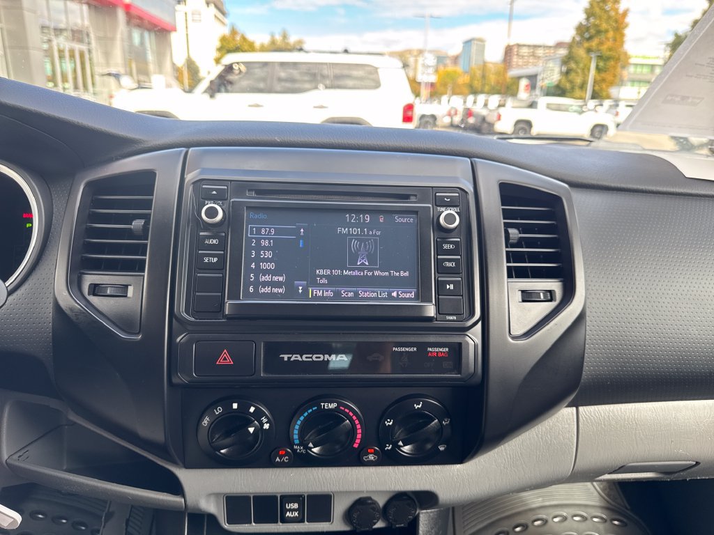 Used 2015 Toyota Tacoma 2WD Access Cab image 18
