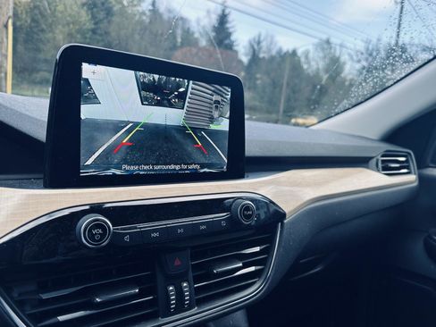 Used 2022 Ford Escape Titanium w/ Titanium Premium Package image 8