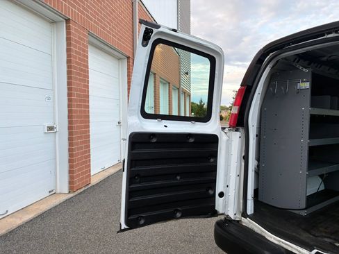 Used 2016 GMC Savana 2500 RWD image 23