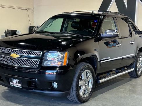 Used 2013 Chevrolet Avalanche LTZ image 1
