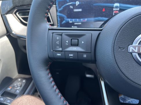 New 2025 Nissan Kicks SR image 11