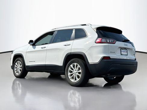 Used 2020 Jeep Cherokee Latitude w/ Cold Weather Group AWD/4WD image 5