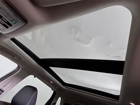 Used 2023 Nissan Rogue SV w/ SV Premium B Package image 14