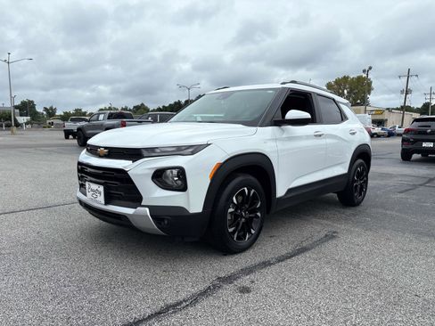 Used 2023 Chevrolet TrailBlazer LT w/ Convenience Package image 1