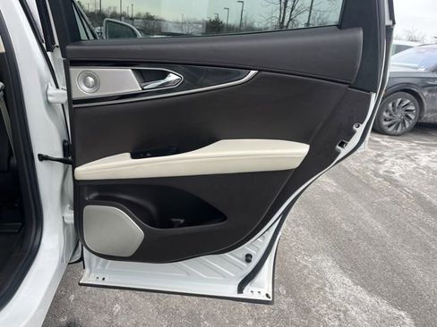 Used 2022 Lincoln Nautilus Black Label w/ Class II Trailer Tow Package image 21