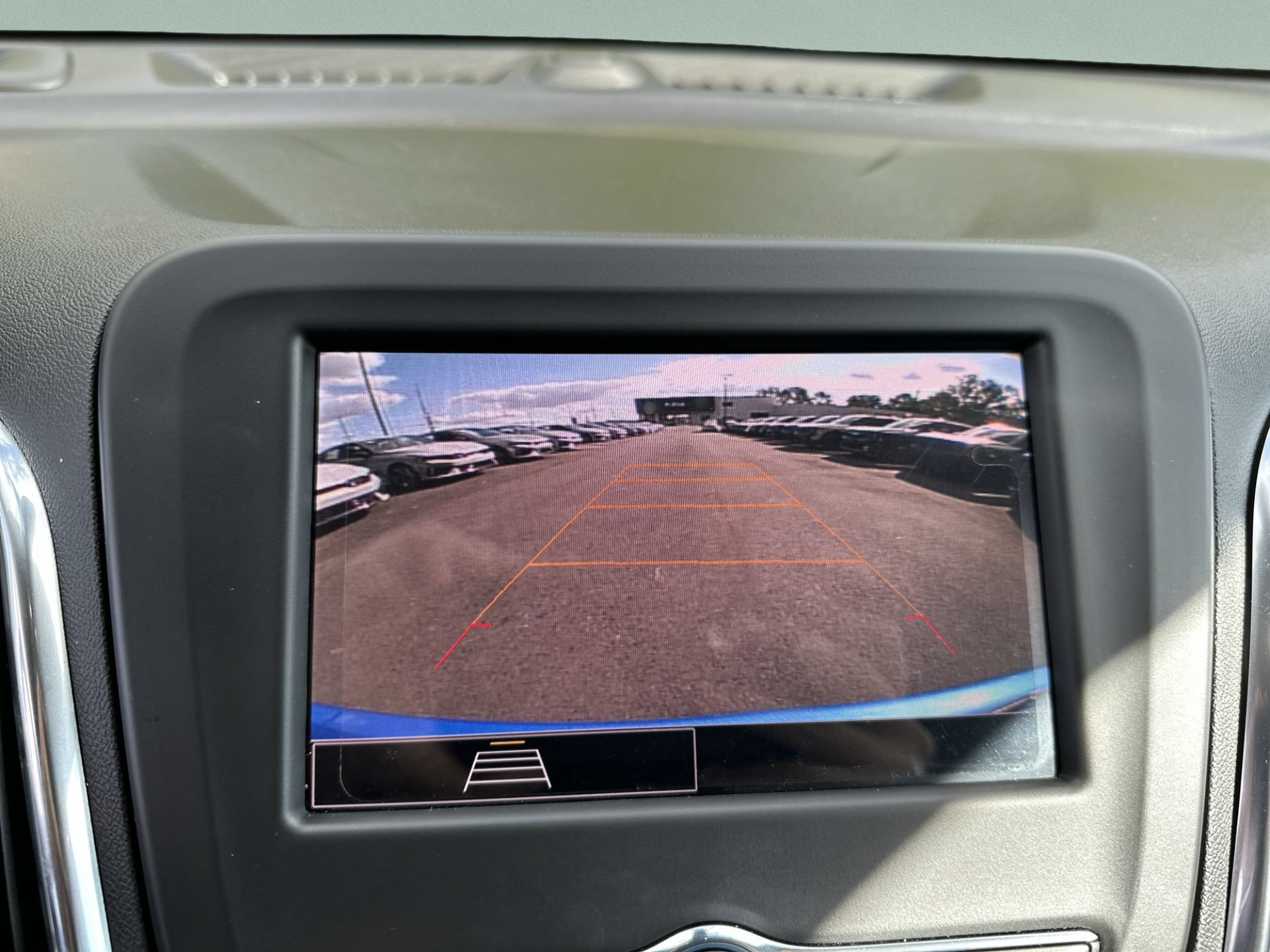 Used 2024 Chevrolet Equinox LT FWD image 22