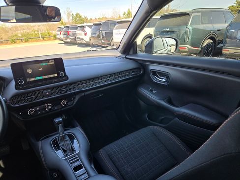 Used 2023 Honda HR-V Sport image 11