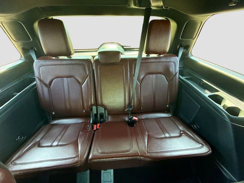 Used 2022 Ford Expedition Limited RWD image 29
