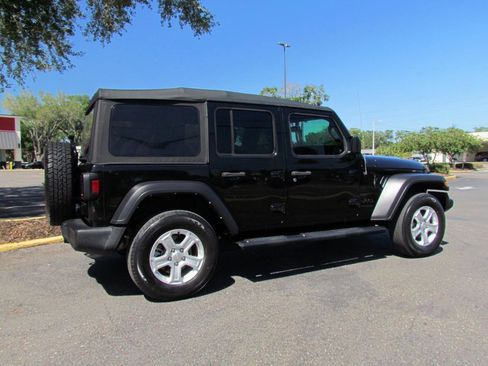 Used 2022 Jeep Wrangler Unlimited Sport image 12