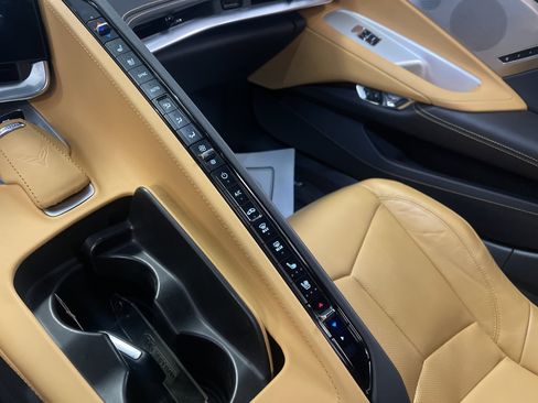 Used 2023 Chevrolet Corvette Stingray Preferred Conv w/ Chrome Exterior Badge Package image 19