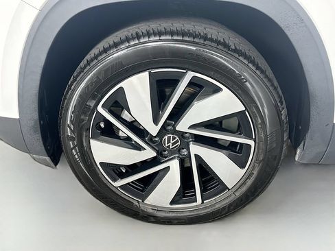 Used 2024 Volkswagen Atlas SE AWD/4WD image 31