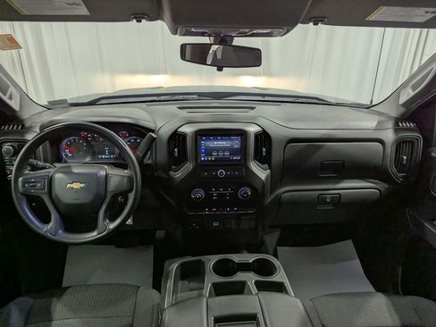 Used 2020 Chevrolet Silverado 1500 Custom w/ Custom Value Package image 13