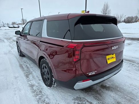Used 2025 Kia Carnival image 11