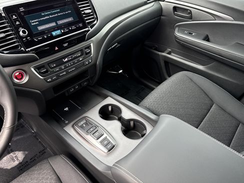 Certified 2025 Honda Ridgeline Sport image 26