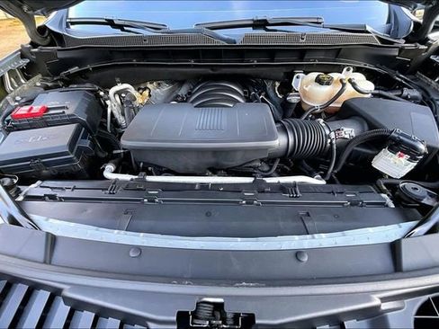 Used 2024 Chevrolet Suburban RST w/ Luxury Package image 22