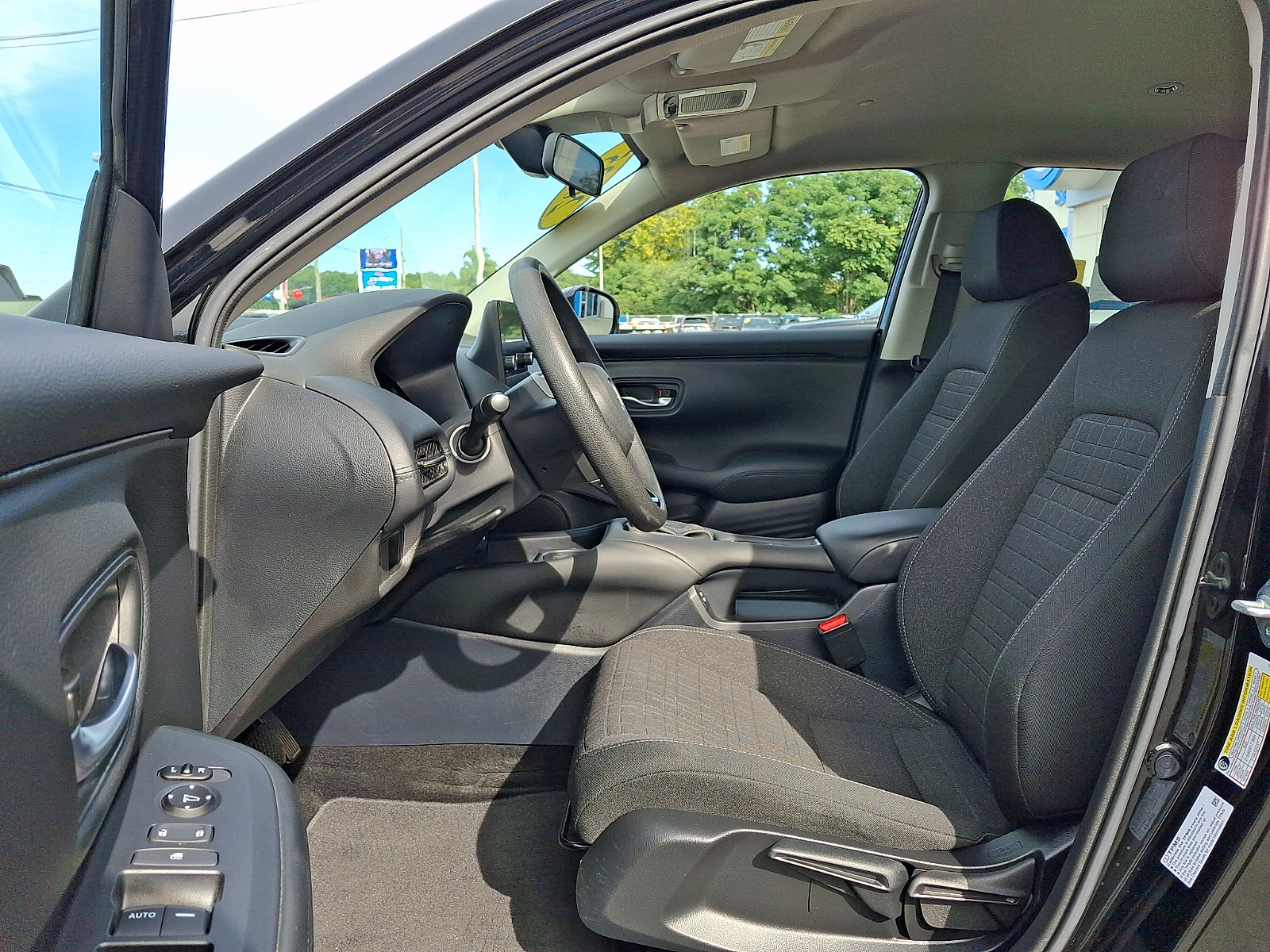 Used 2025 Honda HR-V LX image 13