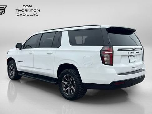 Used 2024 Chevrolet Suburban Z71 w/ Luxury Package AWD/4WD image 3