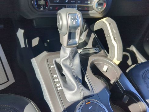 New 2025 Ford Bronco Badlands image 58