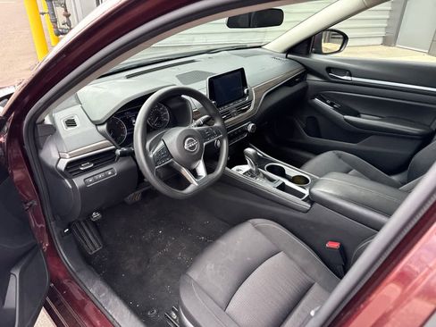 Used 2023 Nissan Altima 2.5 SV FWD image 7