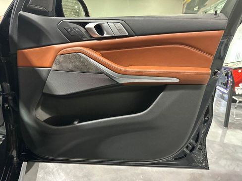 Used 2019 BMW X7 xDrive50i w/ M Sport Package AWD/4WD image 54