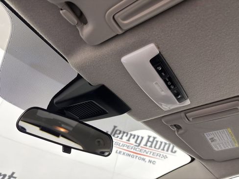 Used 2024 Nissan Kicks S image 20