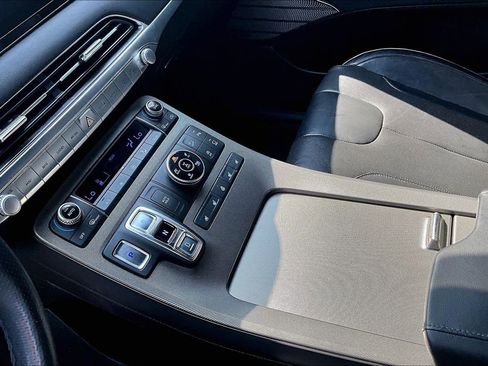 Used 2021 Hyundai Palisade Calligraphy image 18