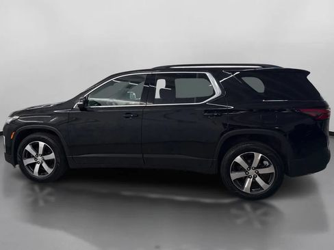 Used 2023 Chevrolet Traverse LT w/ LT Premium Package AWD/4WD image 5