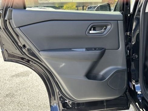 New 2026 Nissan Rogue SV FWD image 18