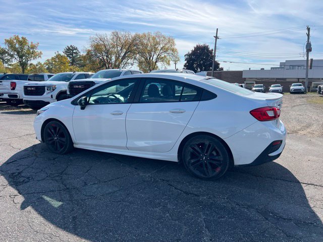 Used 2018 Chevrolet Cruze LT w/ Convenience Package FWD image 6
