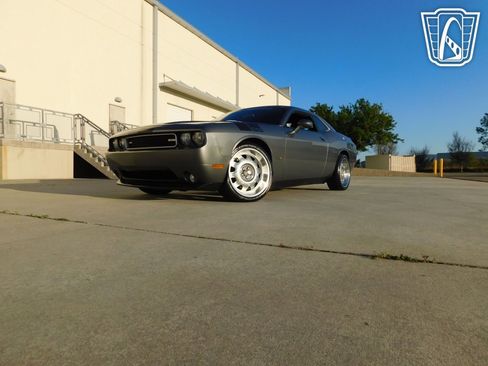 Used 2012 Dodge Challenger R/T RWD image 23