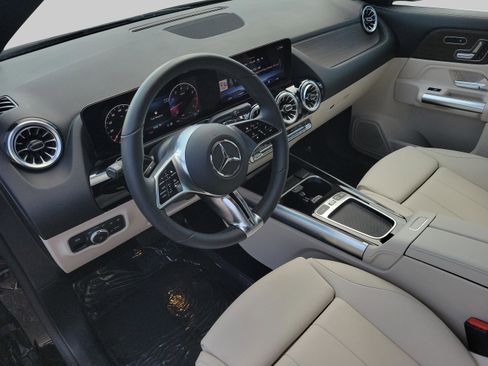 Certified 2025 Mercedes-Benz GLA 250 4MATIC image 24