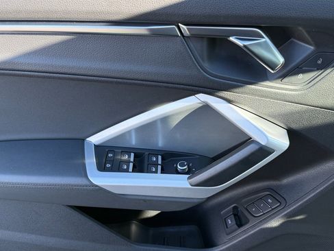 Used 2022 Audi Q3 2.0T Premium w/ Convenience Package image 11