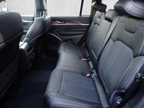 New 2026 Jeep Grand Cherokee Limited AWD/4WD image 10