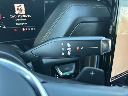 Used 2025 GMC Yukon XL Denali AWD/4WD image 22