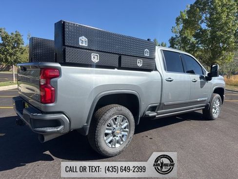 Used 2024 Chevrolet Silverado 3500 High Country w/ High Country Premium Package image 5