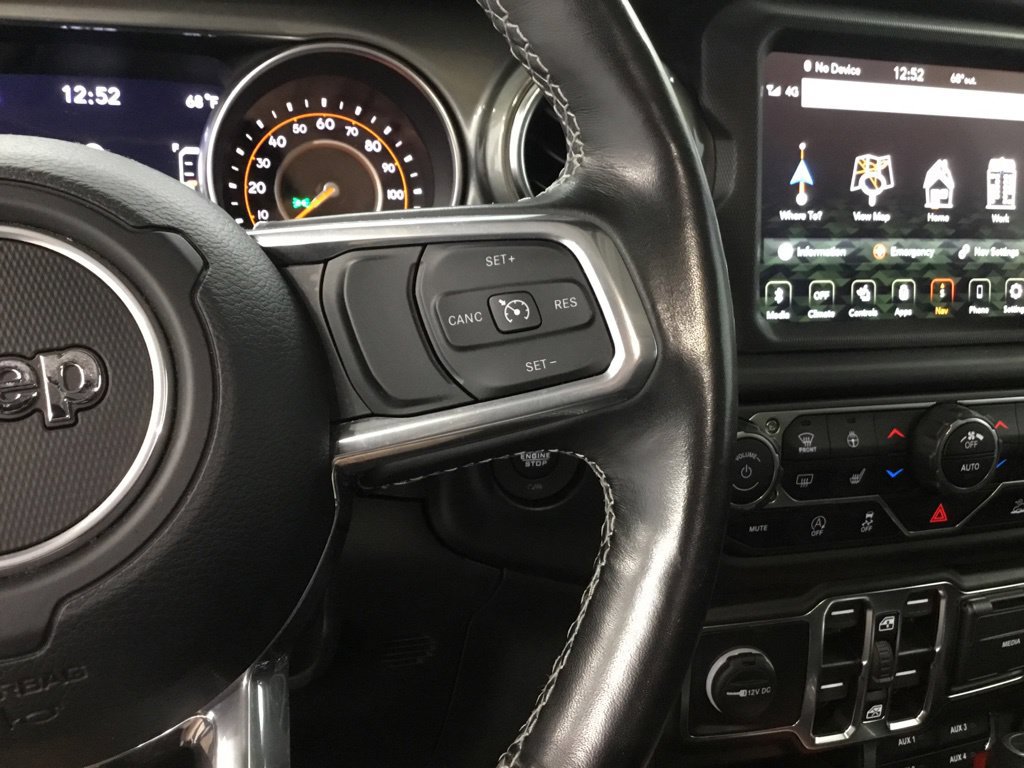 Used 2022 Jeep Wrangler Unlimited Sahara w/ Cold Weather Group AWD/4WD image 15