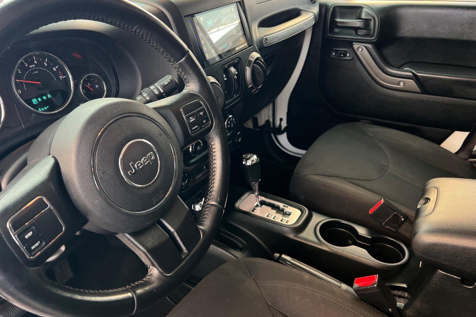 Used 2018 Jeep Wrangler Unlimited Sport S AWD/4WD image 11
