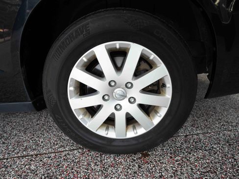 Used 2016 Chrysler Town & Country Touring FWD image 28