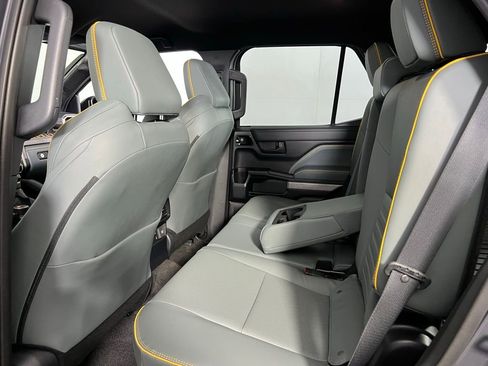 Used 2025 Toyota 4Runner Trailhunter image 28