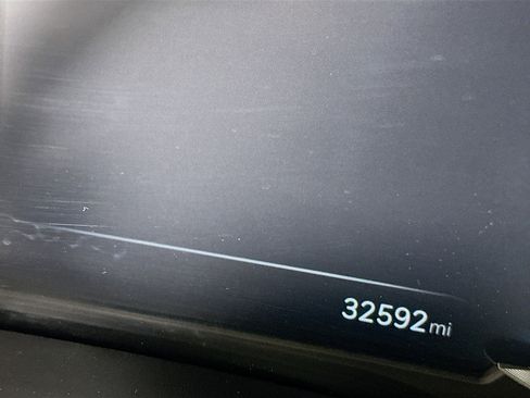 Used 2024 Genesis G70 2.5T image 19