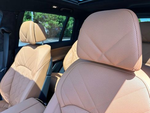 New 2026 BMW X7 xDrive40i w/ M Sport Package AWD/4WD image 16