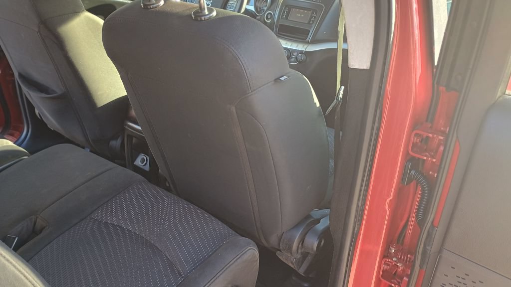 Used 2020 Dodge Journey SE FWD image 30