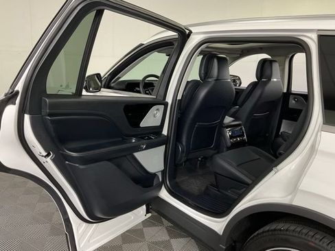 Used 2026 Lincoln Aviator Reserve AWD/4WD image 31